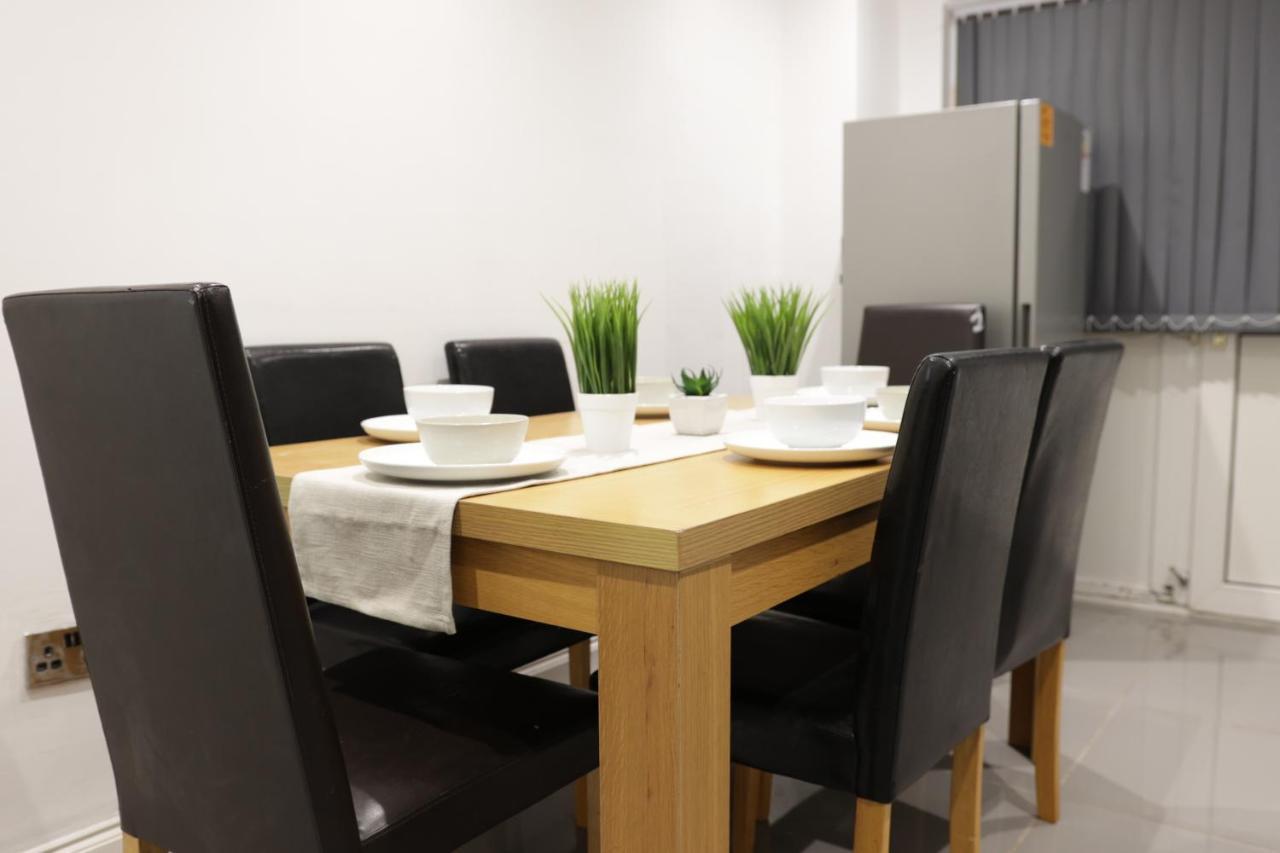 5 Bed Town House Within City Centre And Sleeps Up To 11 With Sky And Netflix Birmingham Exterior foto