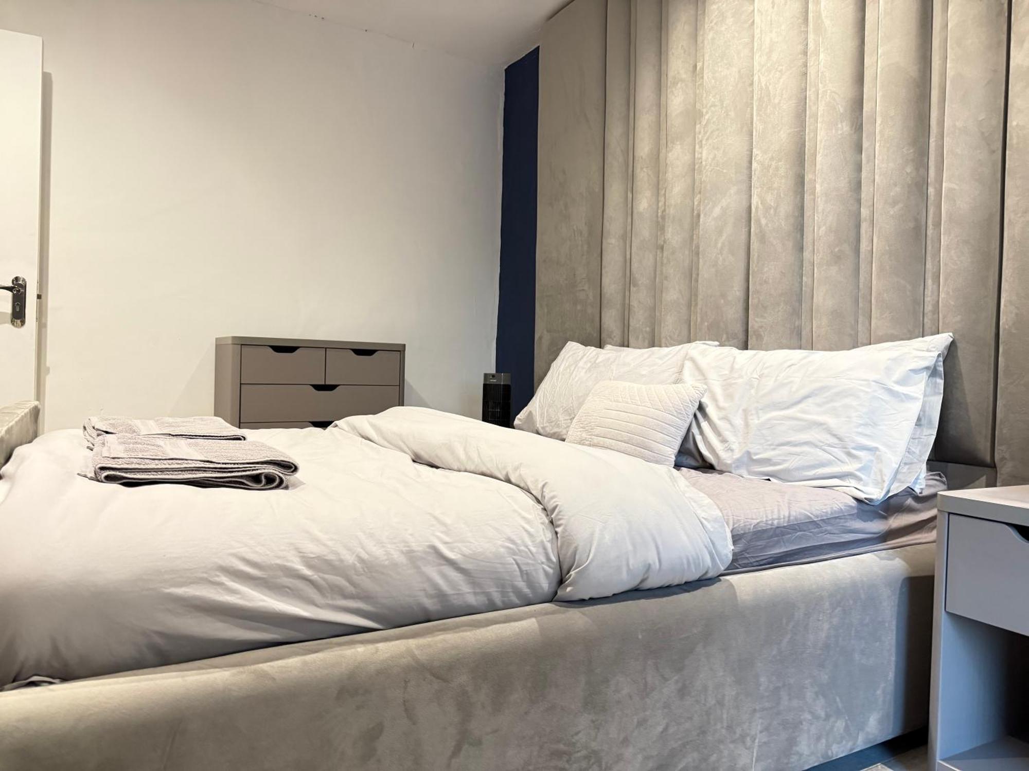 5 Bed Town House Within City Centre And Sleeps Up To 11 With Sky And Netflix Birmingham Exterior foto